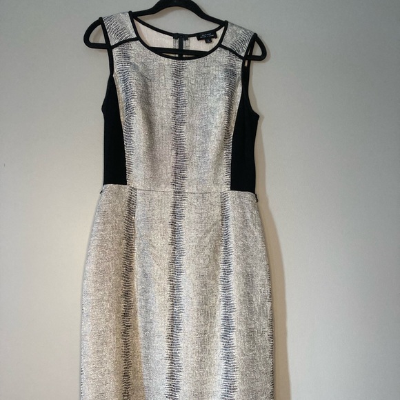 Tahari Snake Print 8 Dress Career Work Sexy LBD.
Very good condition - Picture 1 of 6